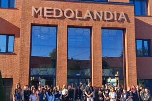 Zväčšiť fotografiu - Medolandia – svet medu, medoviny a vône ruží