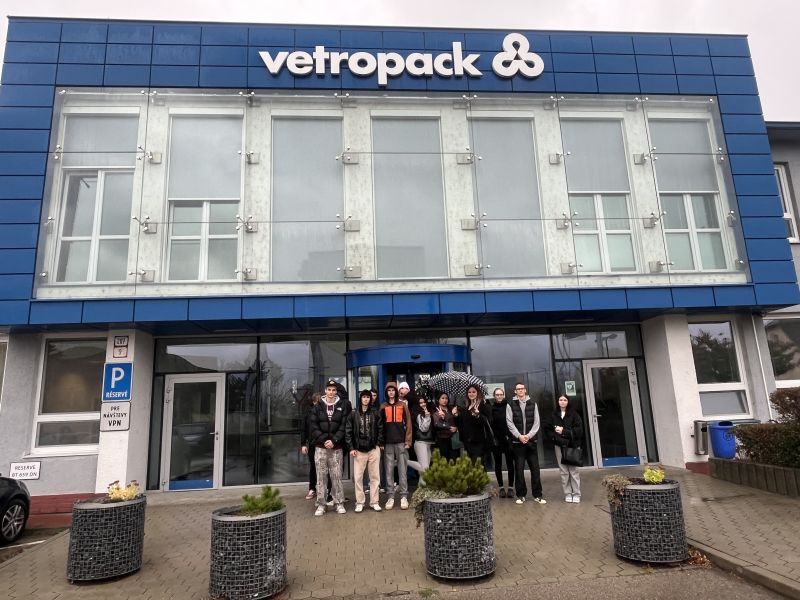 Vetropack Nemšová: Viac ako storočie tradície premenené ma moderný sklársky gigant