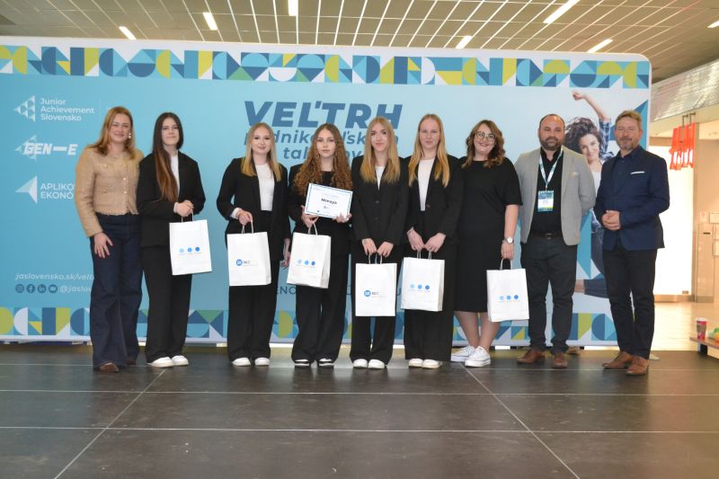 Zväčšiť fotografiu - Hrdina remesla